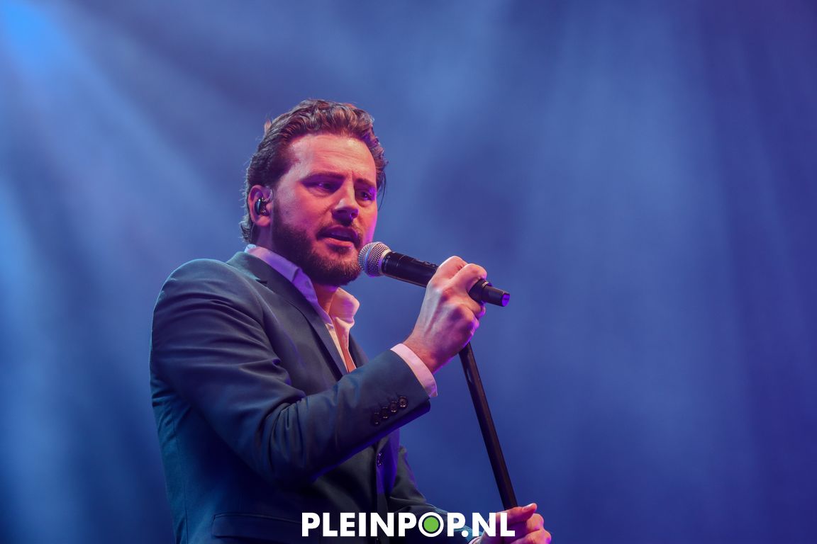 BOUKE & THE ELVIS MATTERS BAND    (27)